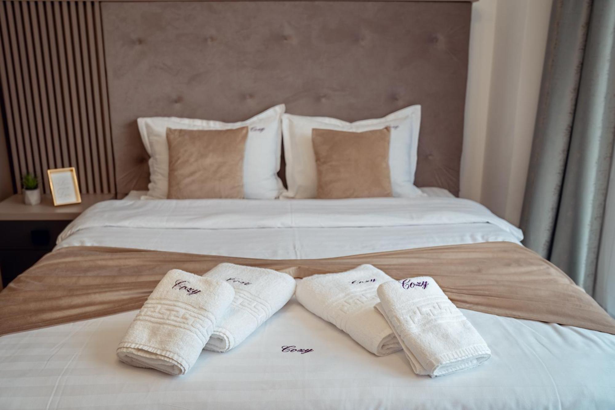 Cozy Aparthotel - Ultracentral Luxury Apartments Iasi Ngoại thất bức ảnh