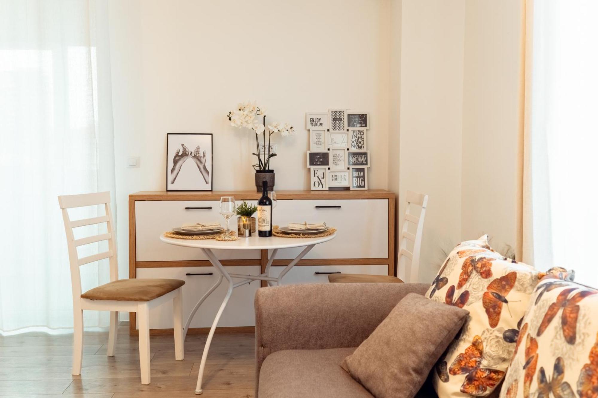 Cozy Aparthotel - Ultracentral Luxury Apartments Iasi Ngoại thất bức ảnh